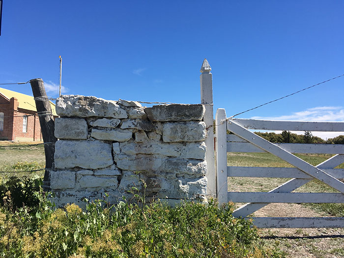 Gaiman was a good place for the Welsh to settle because of the availability of stone